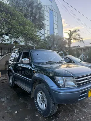 Toyota Land Cruiser Prado 2004 Green