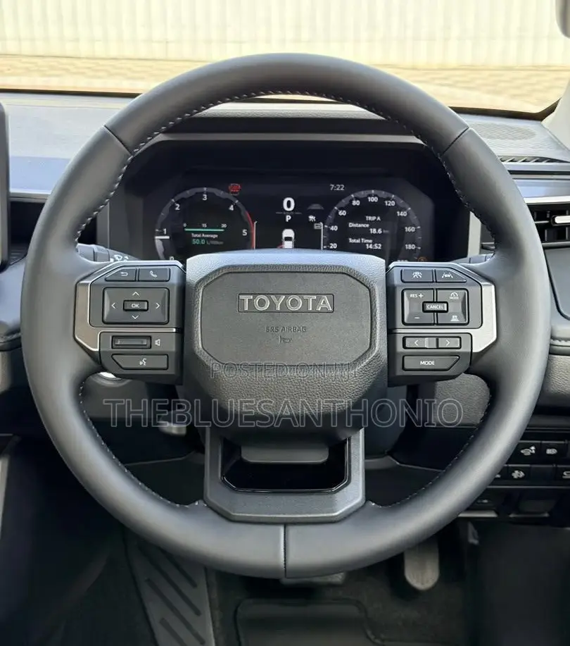 New Toyota Hilux 2025 Orange