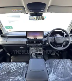 New Toyota Hilux 2025 Orange