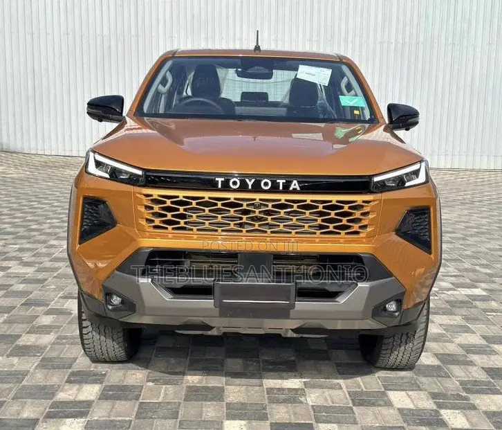 New Toyota Hilux 2025 Orange