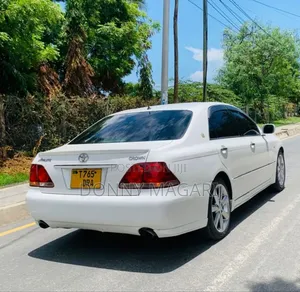 Toyota Crown 2007 White