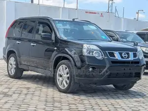 Nissan X-Trail 2.5 Petrol 4x4 SE 2012 Gray