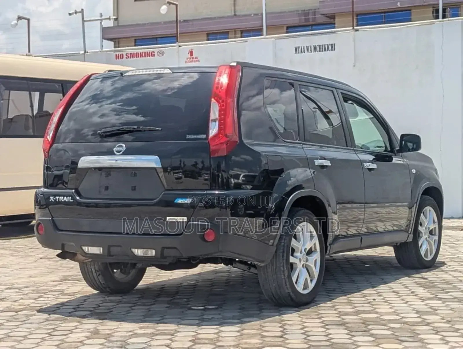 Nissan X-Trail 2.5 Petrol 4x4 SE 2012 Gray