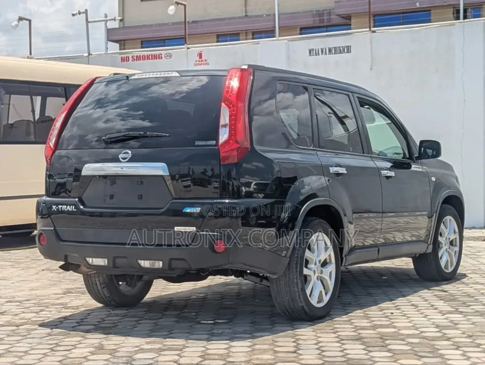 Nissan X-Trail 2.5 Petrol 4x4 SE 2012 Gray