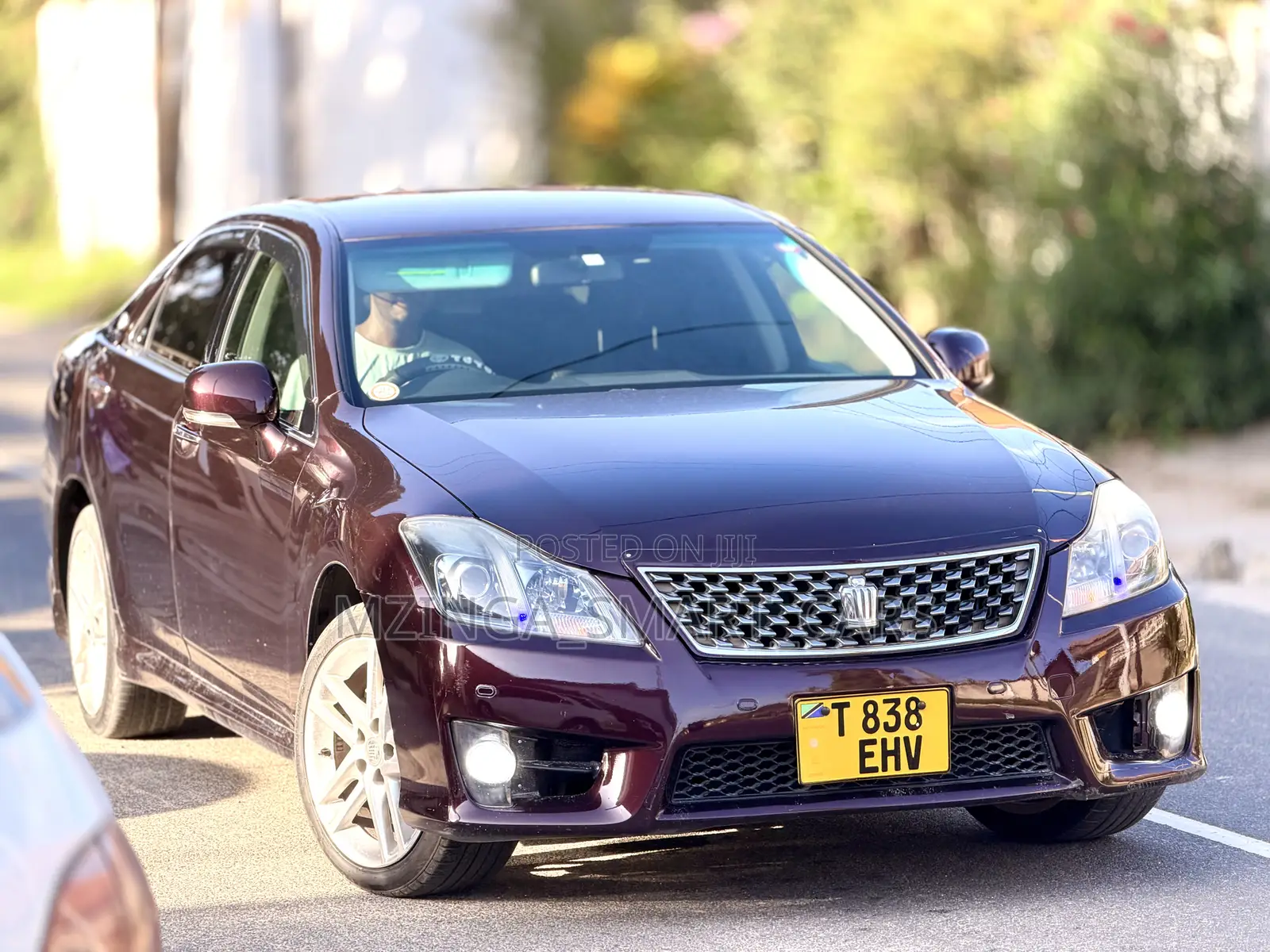 Toyota Crown 2011 Maroon
