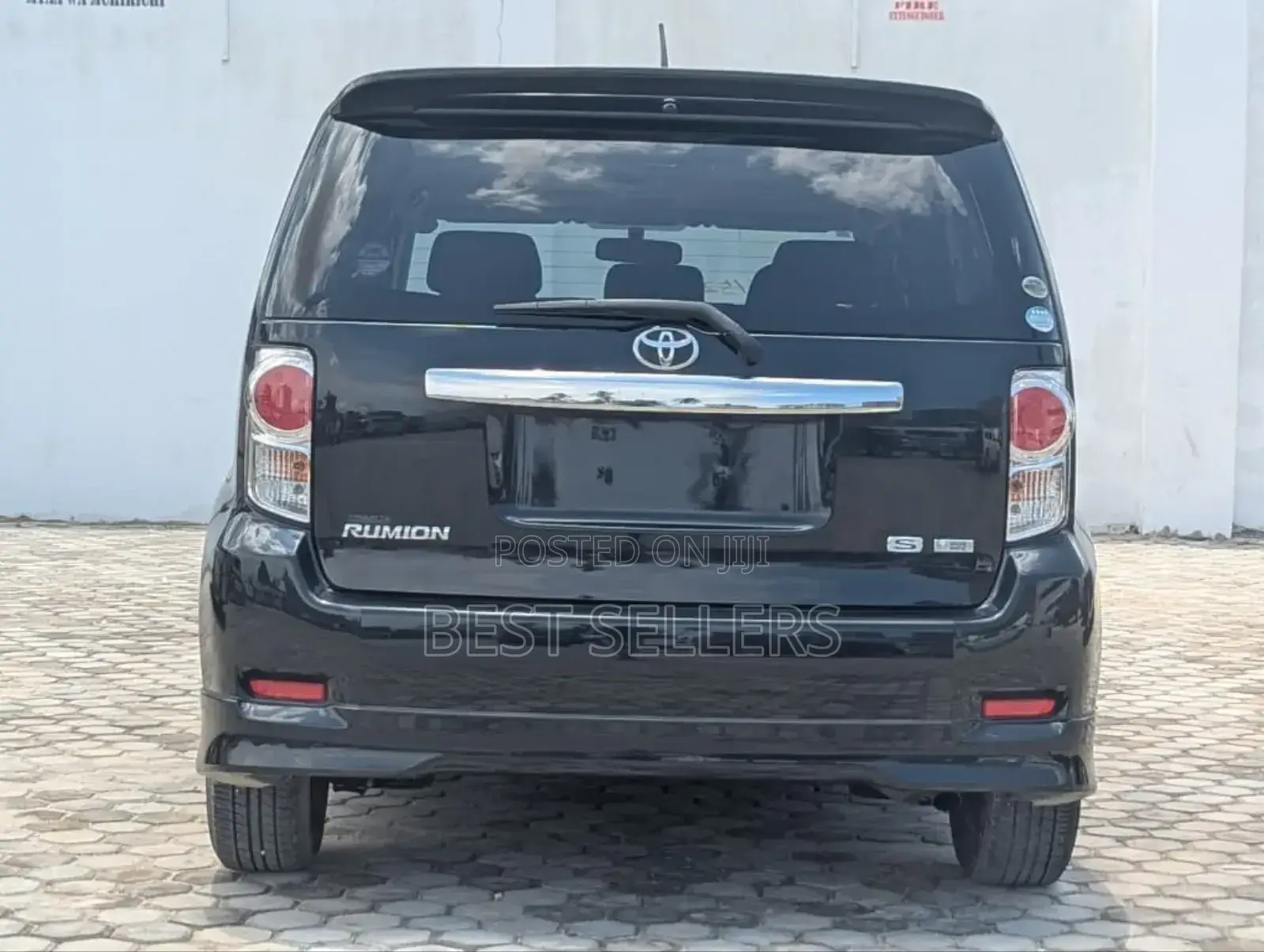 Toyota Corolla Rumion Hatchback 1.8 AWD 2012 Black