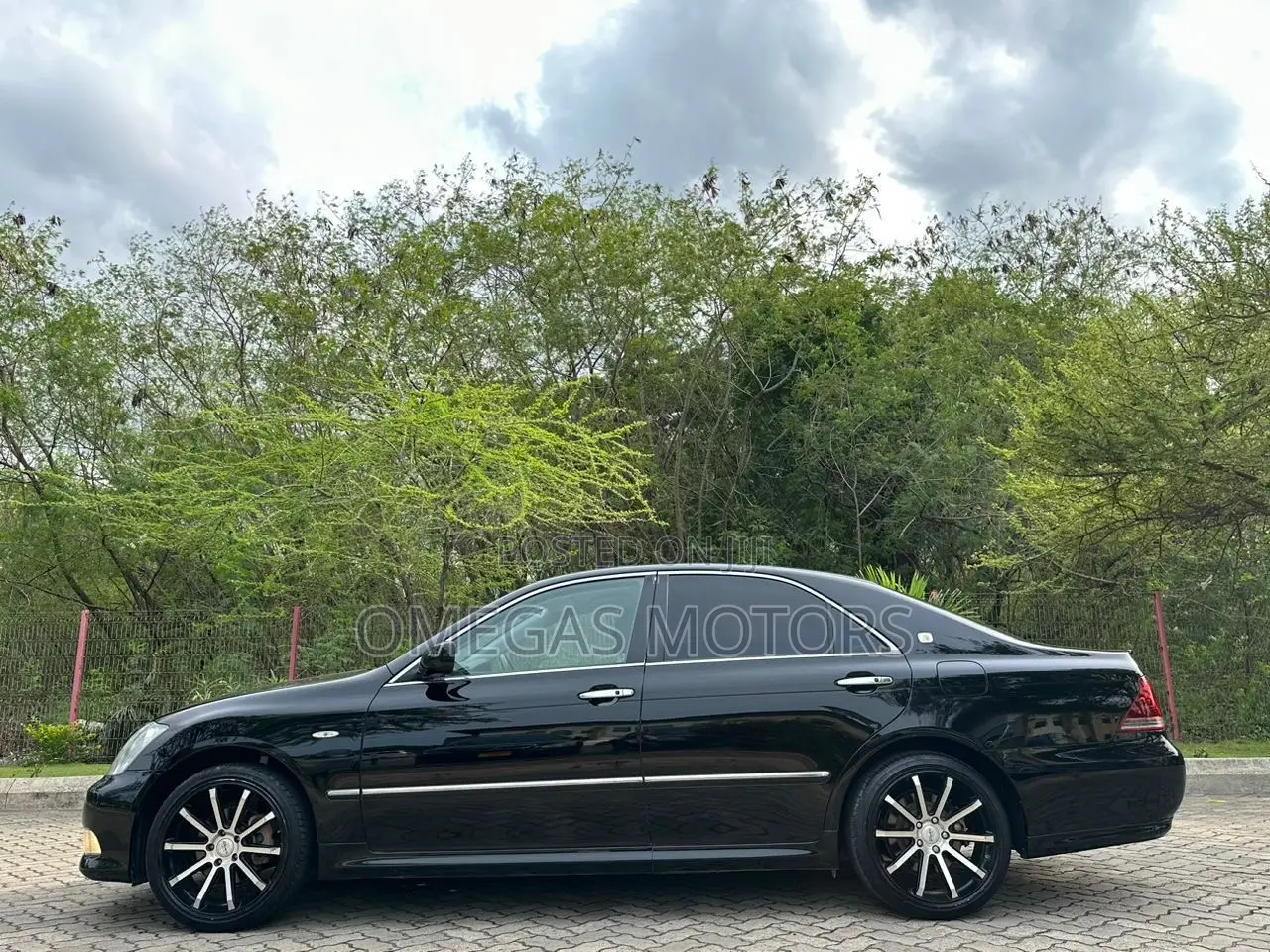 Toyota Crown Royale 2005 Black