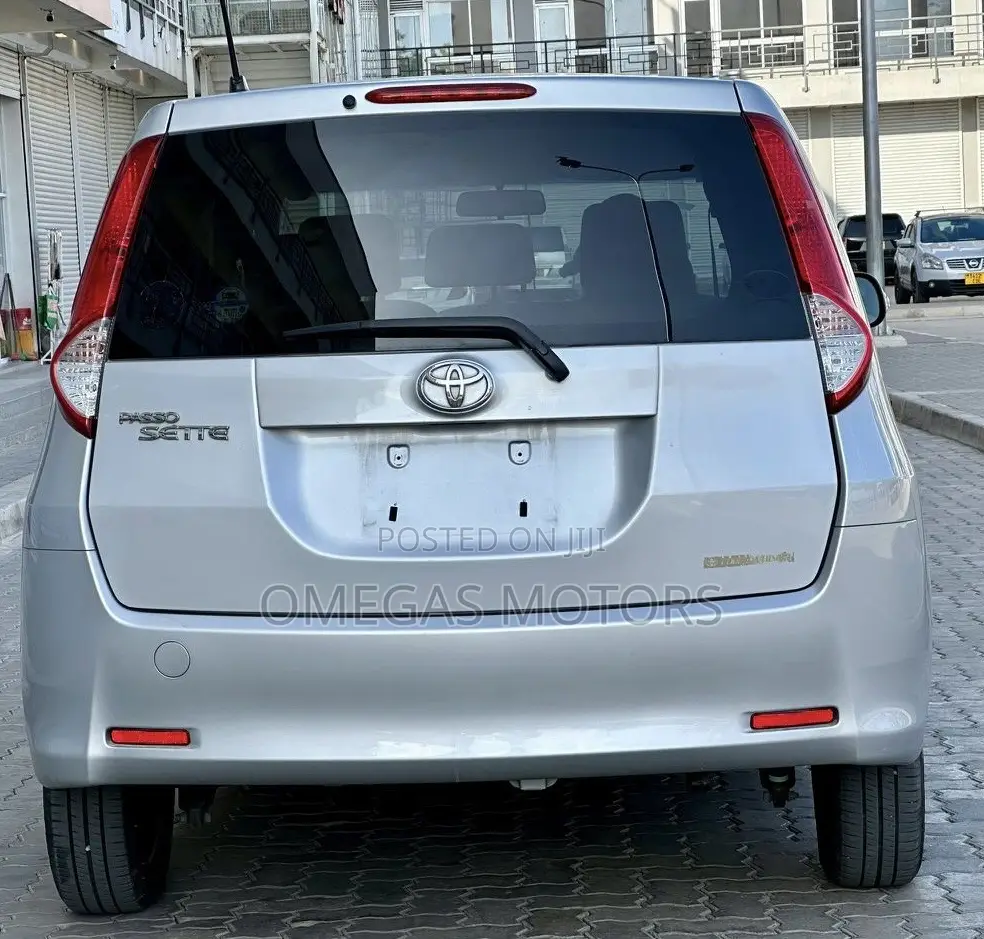 Toyota Passo Sette 1.5 AWD 2009 Blue