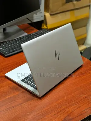 Laptop HP 630 16GB AMD Ryzen 7 SSD 512GB