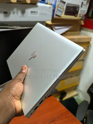 Laptop HP 630 16GB AMD Ryzen 7 SSD 512GB