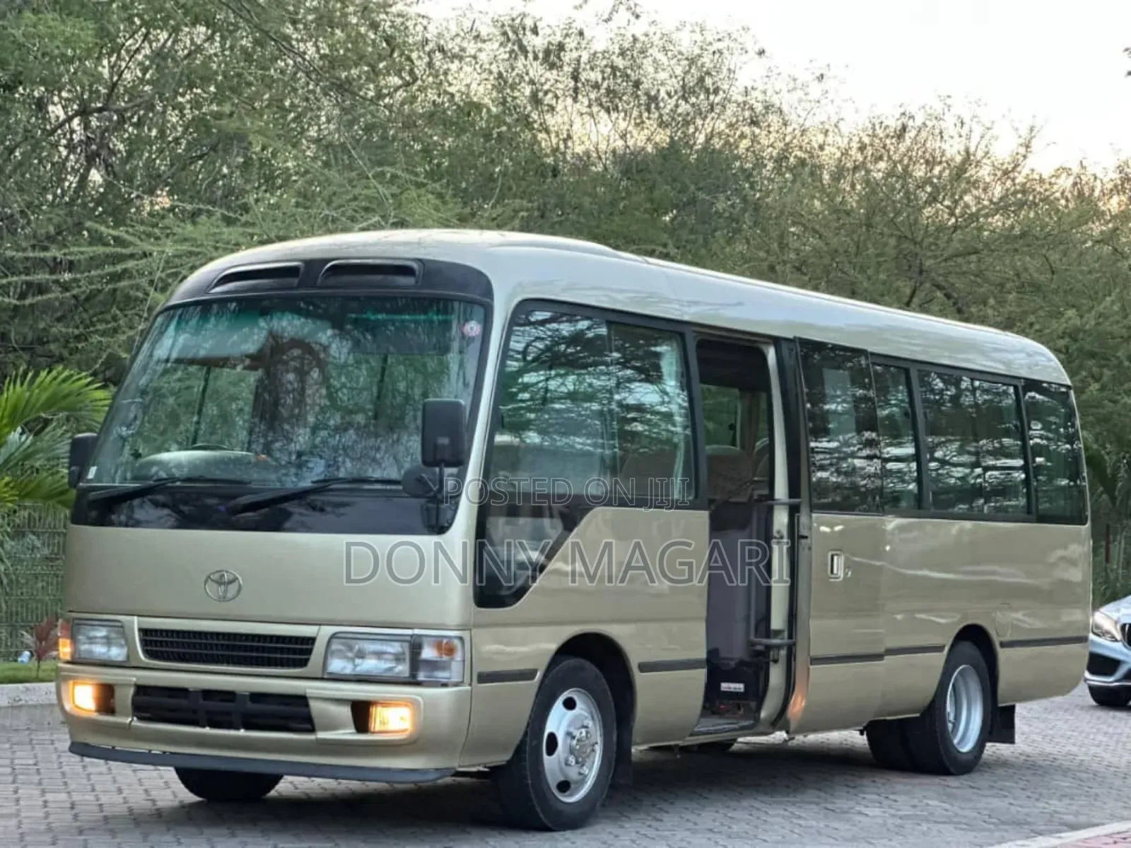 Toyota Coaster 2003 Gold