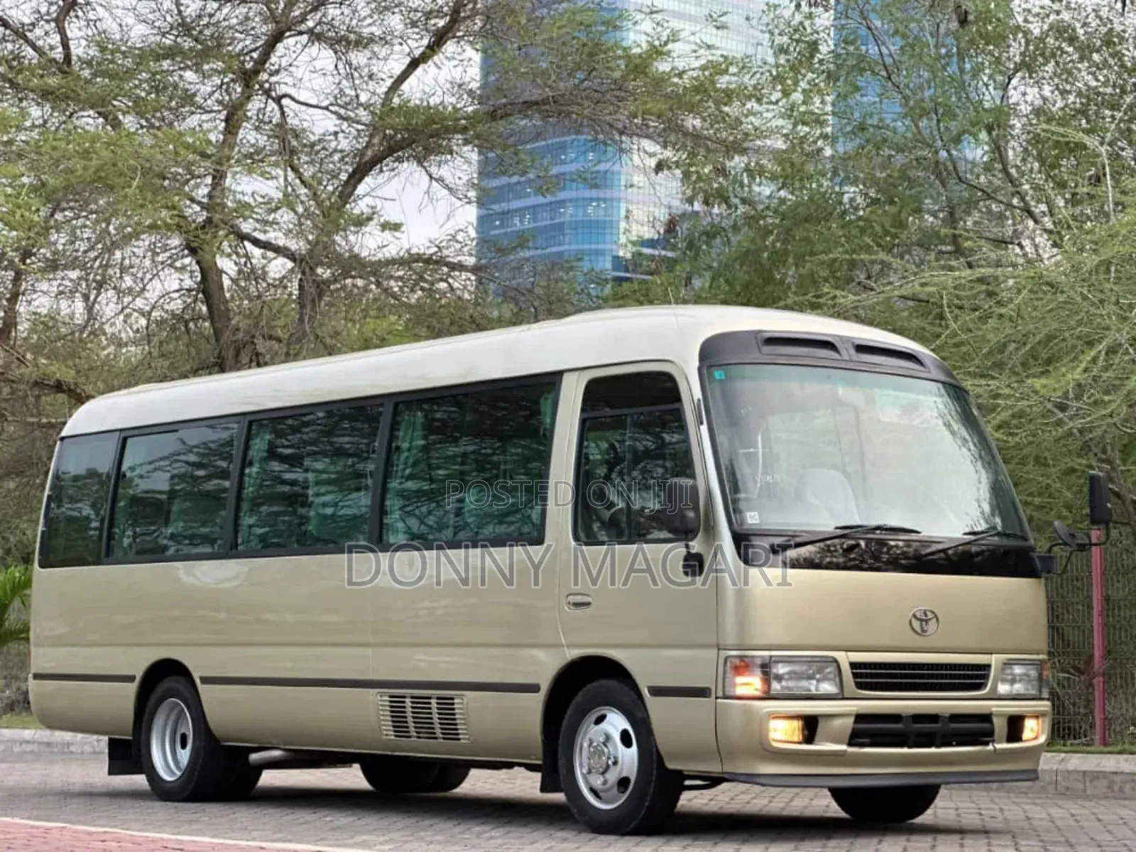Toyota Coaster 2003 Gold