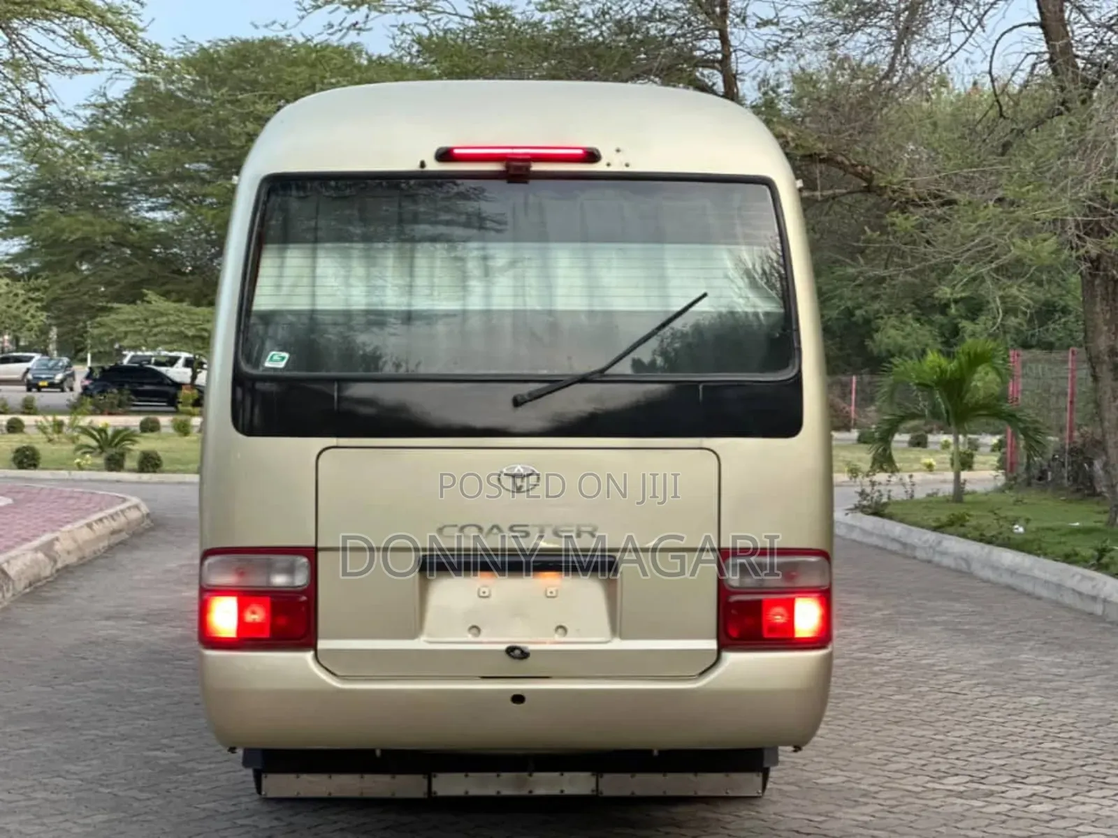 Toyota Coaster 2003 Gold
