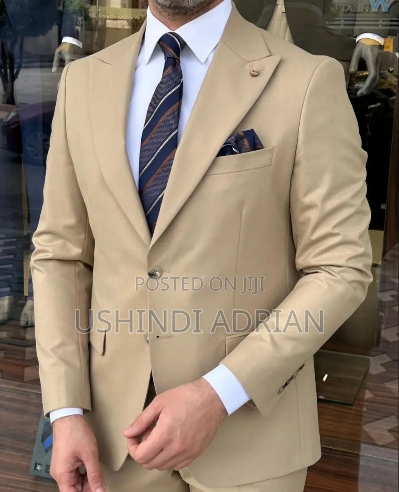 Suti Ya Mwonekano Mkali–Sharp Suit