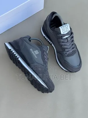 Givenchy Sneakers  Quality