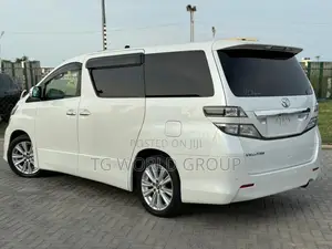 Toyota Vellfire 2009 White