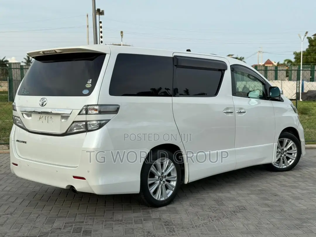 Toyota Vellfire 2009 White