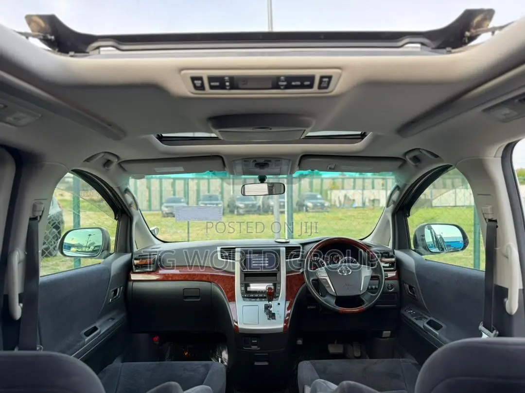 Toyota Vellfire 2009 White