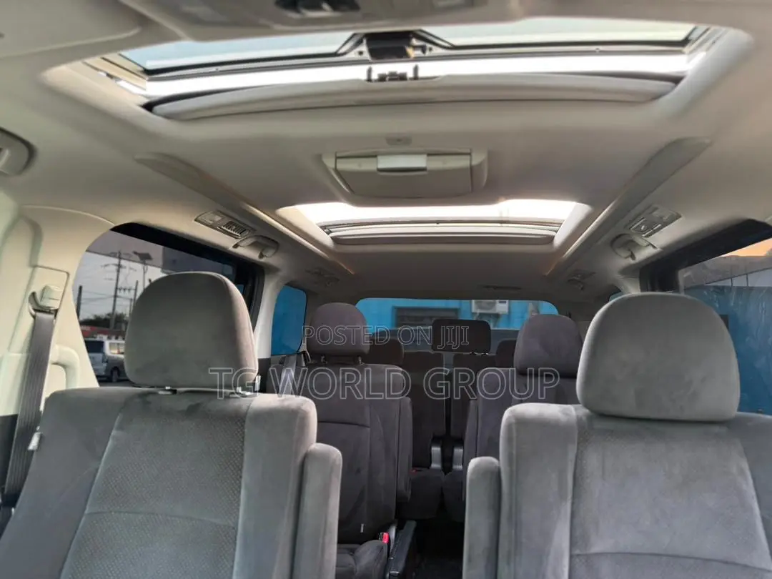 Toyota Vellfire 2009 White