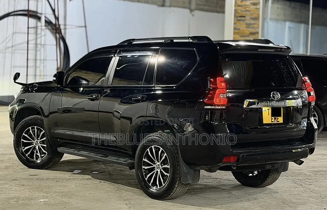 Toyota Land Cruiser Prado 2021 Black