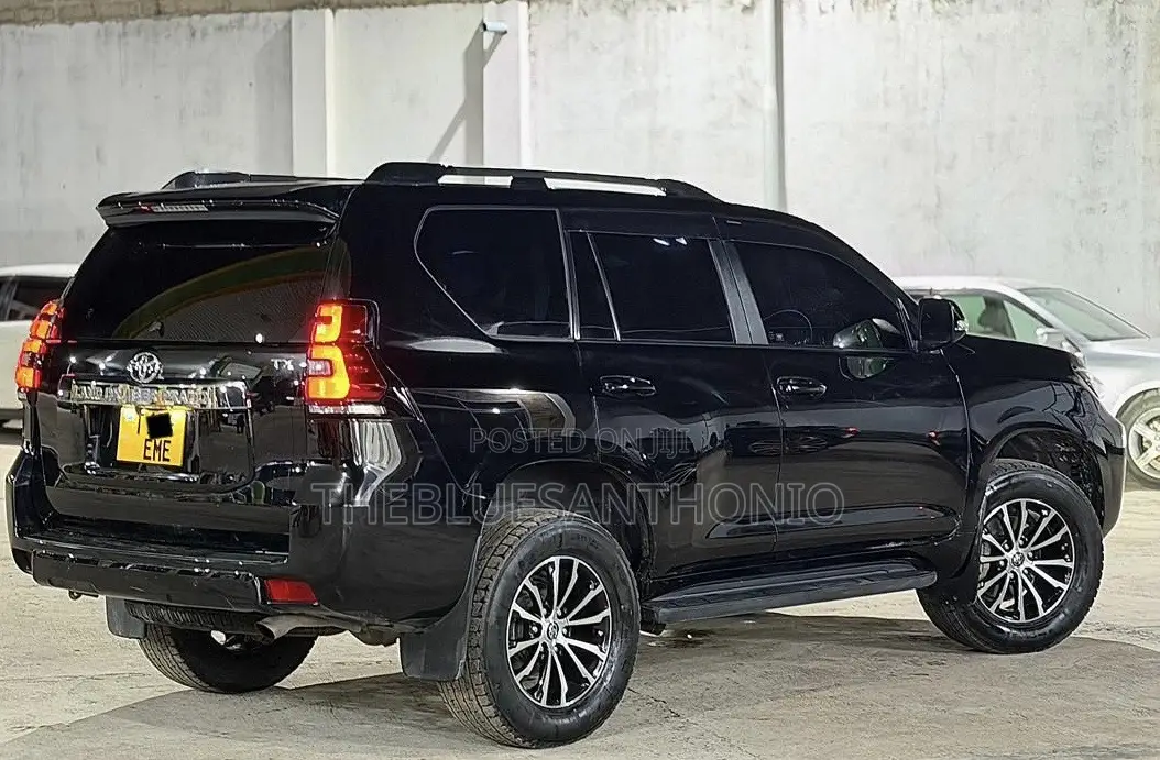Toyota Land Cruiser Prado 2021 Black