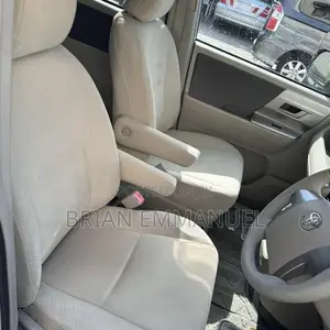 Toyota Noah 2009 Silver