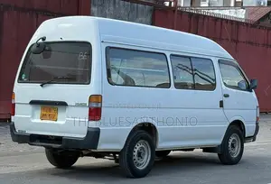 Toyota HiAce 2002 White