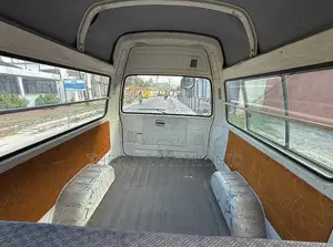 Toyota HiAce 2002 White