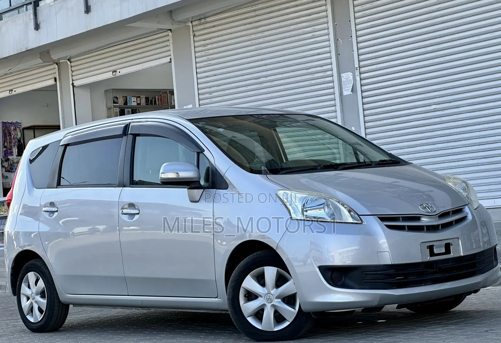 Toyota Passo Sette 2009 Silver