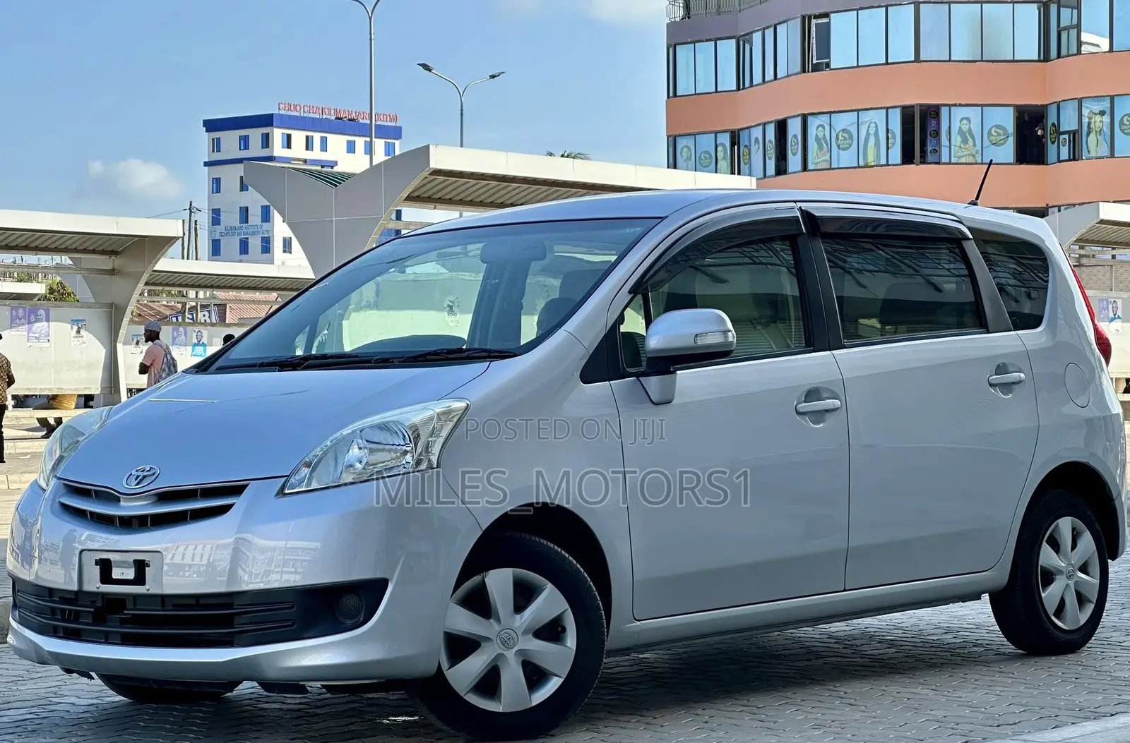 Toyota Passo Sette 2009 Silver