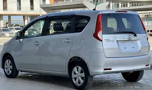 Toyota Passo Sette 2009 Silver