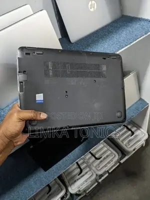 New Laptop HP EliteBook 820 G3 8GB Intel Core i5 SSD 256GB
