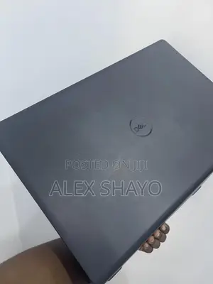 Laptop Dell Vostro 3520 8GB Intel SSHD (Hybrid) 512GB