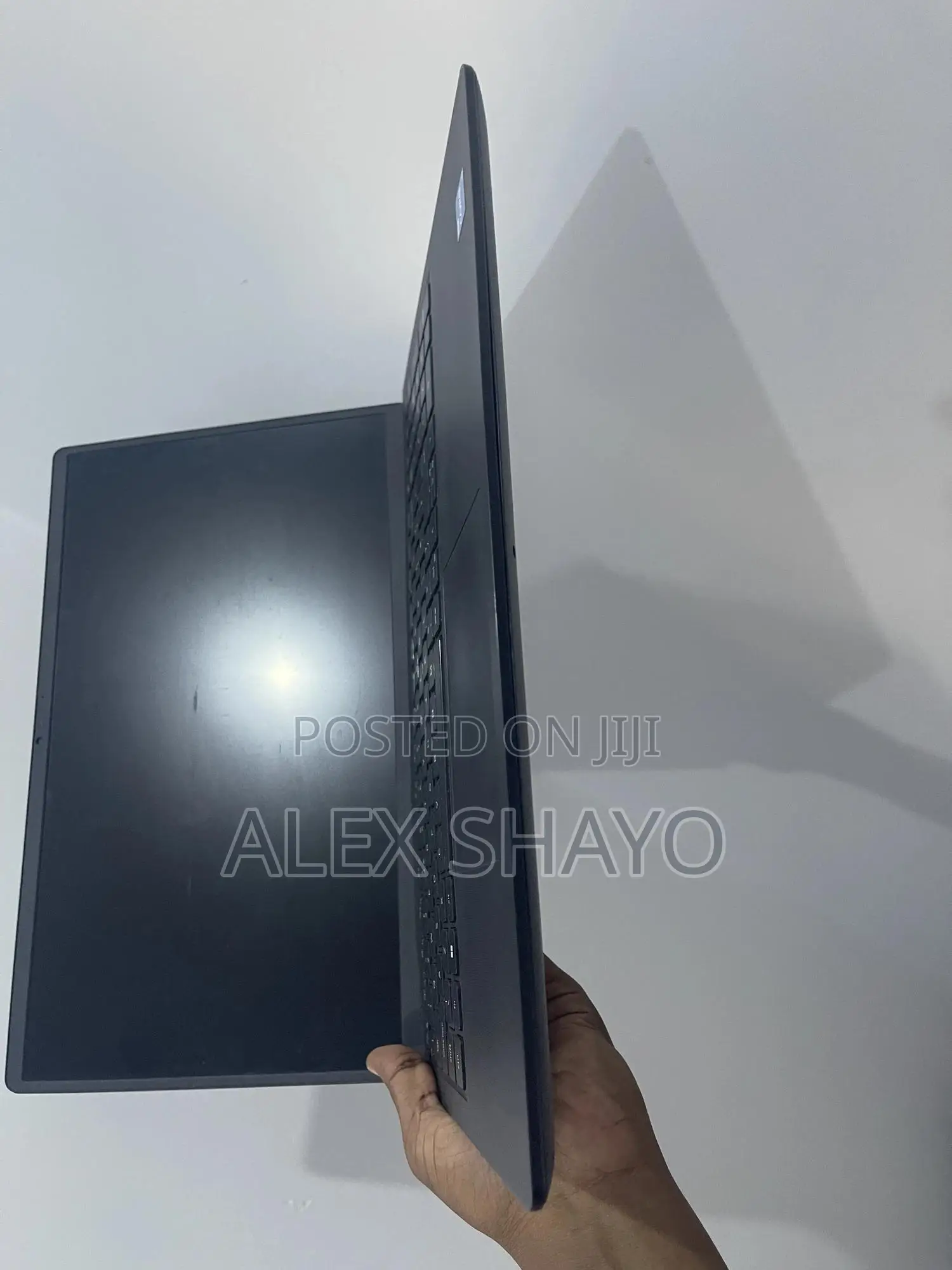 Laptop Dell Vostro 3520 8GB Intel SSHD (Hybrid) 512GB