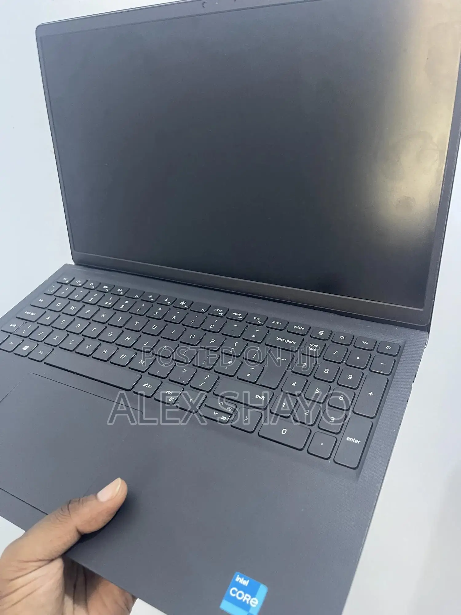 Laptop Dell Vostro 3520 8GB Intel SSHD (Hybrid) 512GB