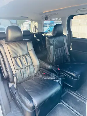 Toyota Alphard 2.4 Petrol FWD 2009 White
