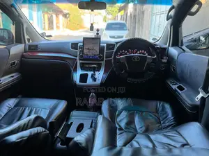 Toyota Alphard 2.4 Petrol FWD 2009 White