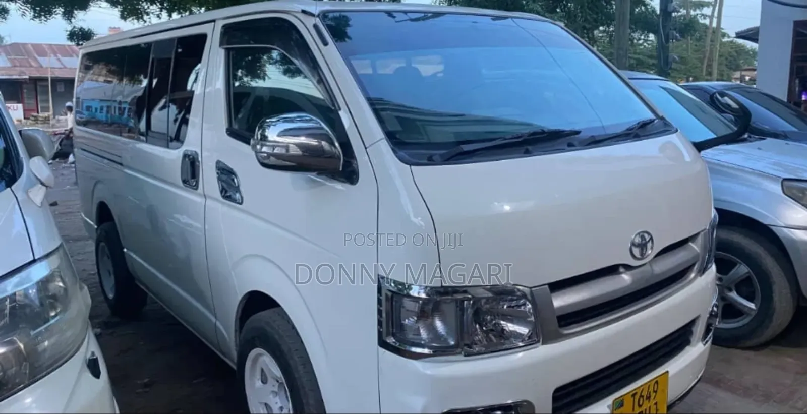 Toyota Quantum 2010 White