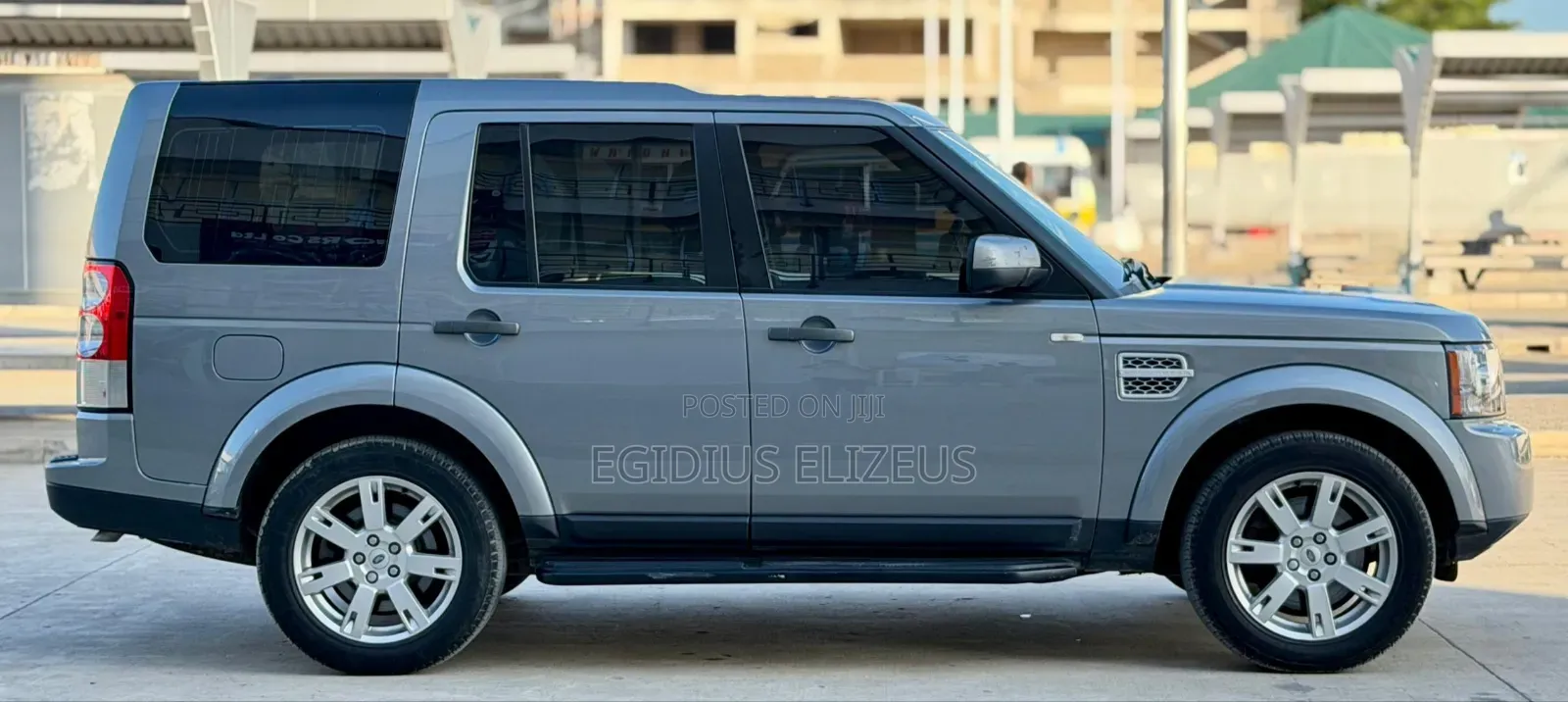 Land Rover Discovery 2012 Gray