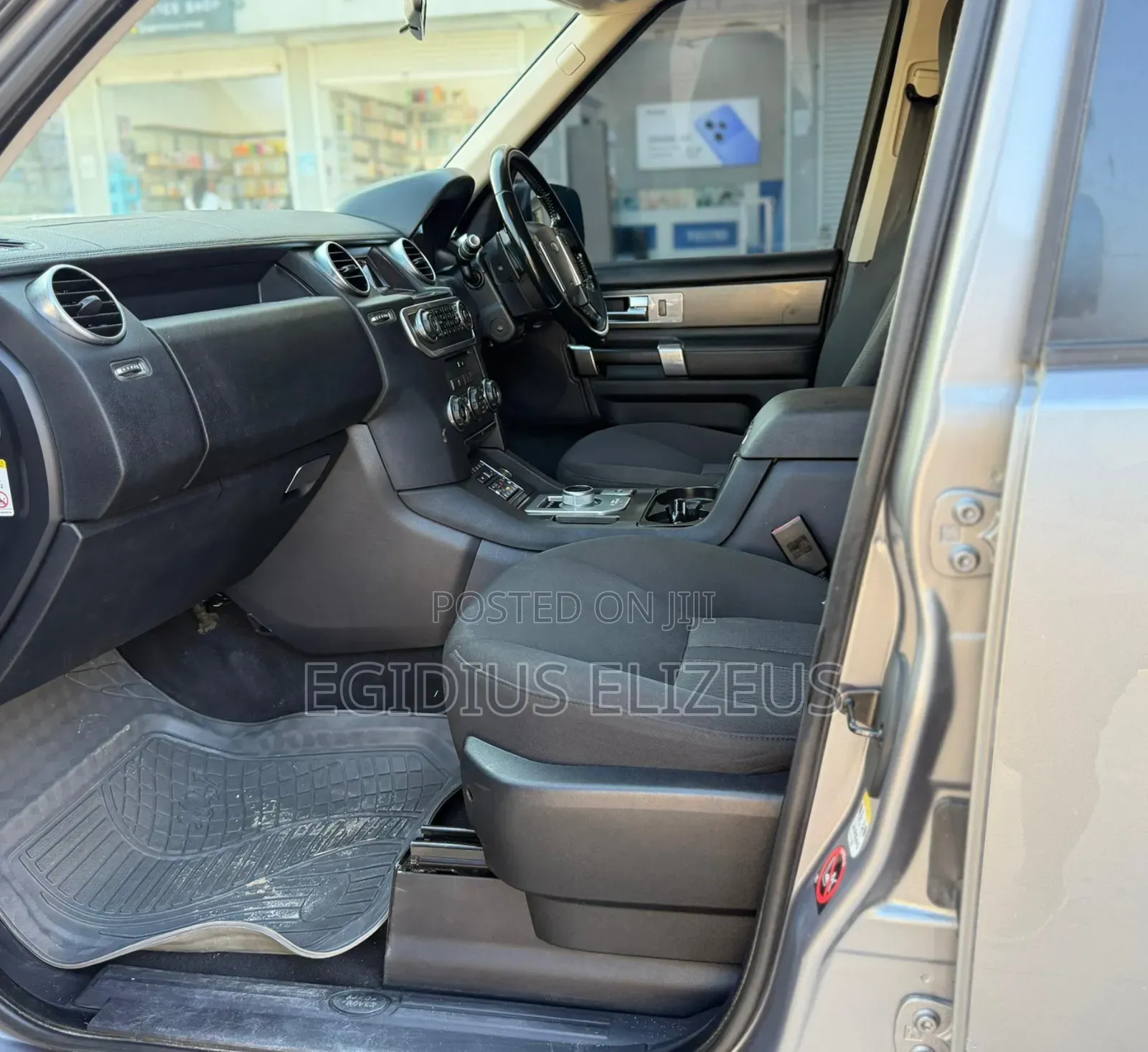 Land Rover Discovery 2012 Gray