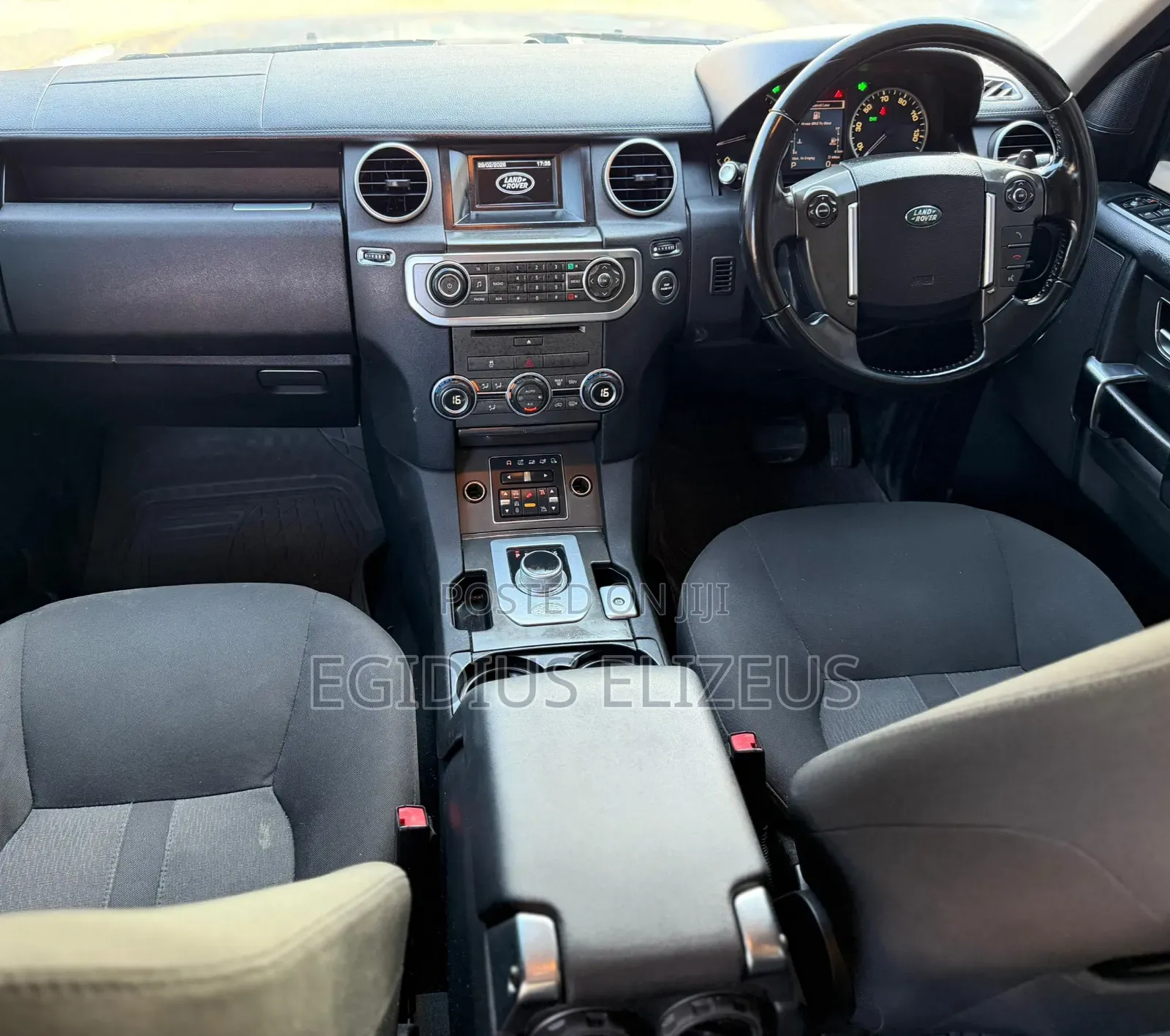Land Rover Discovery 2012 Gray