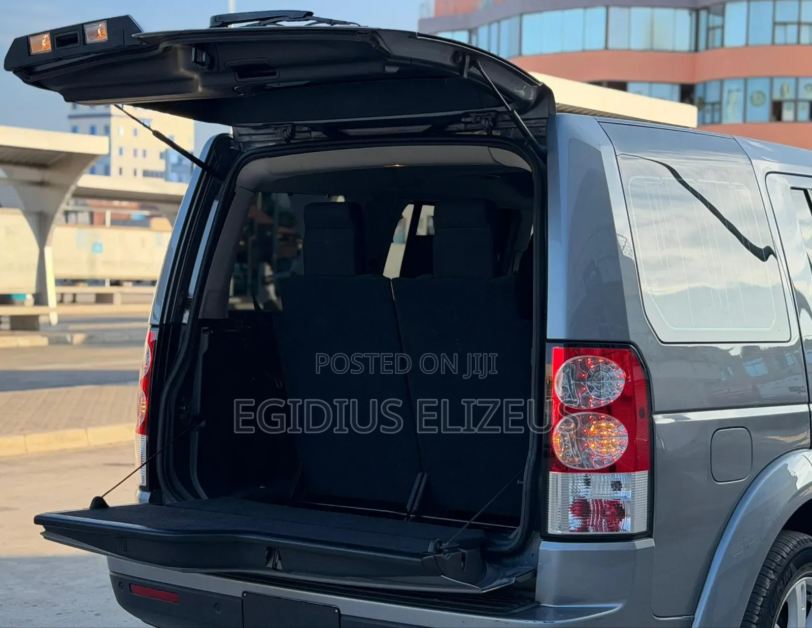 Land Rover Discovery 2012 Gray