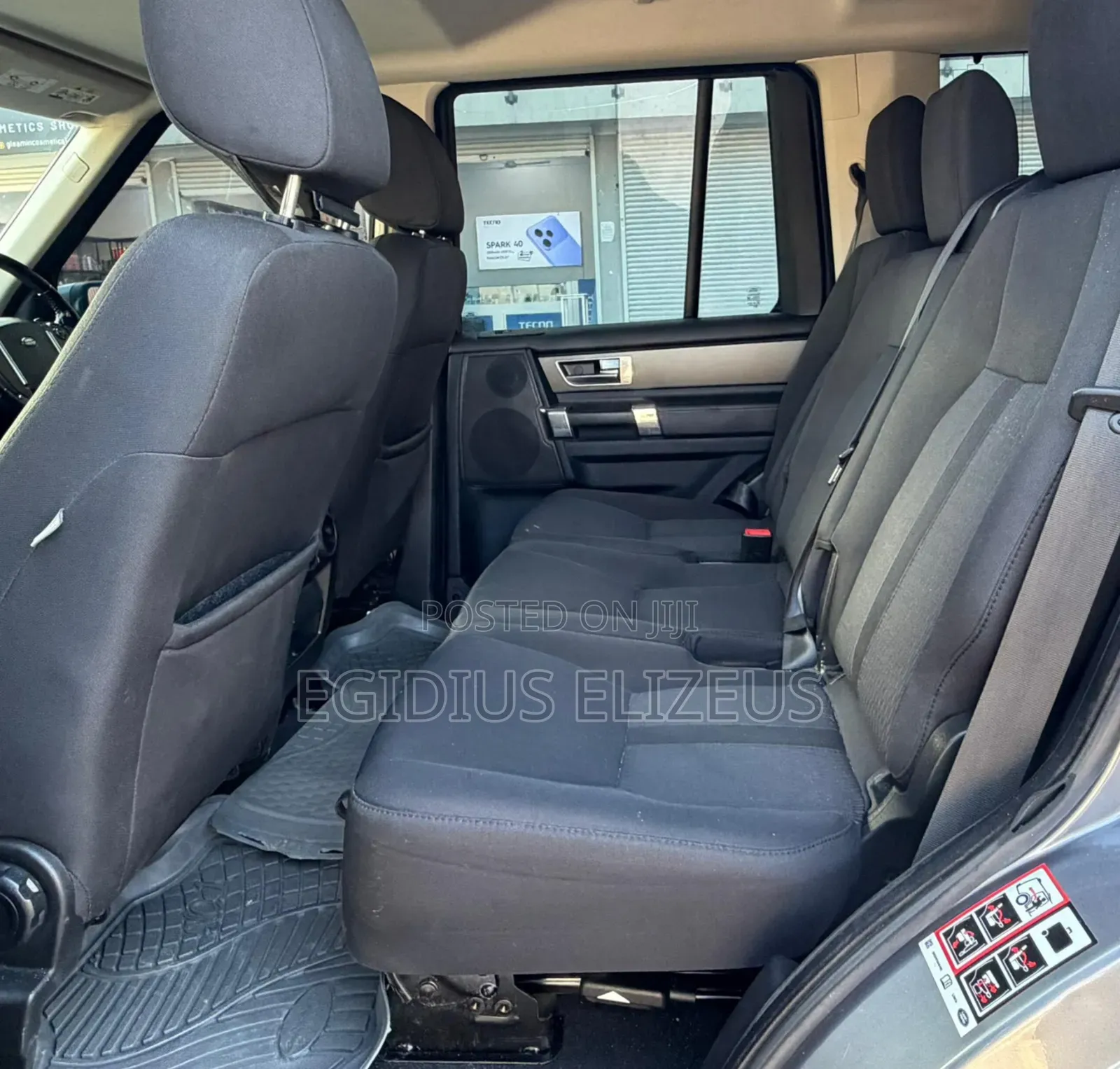 Land Rover Discovery 2012 Gray