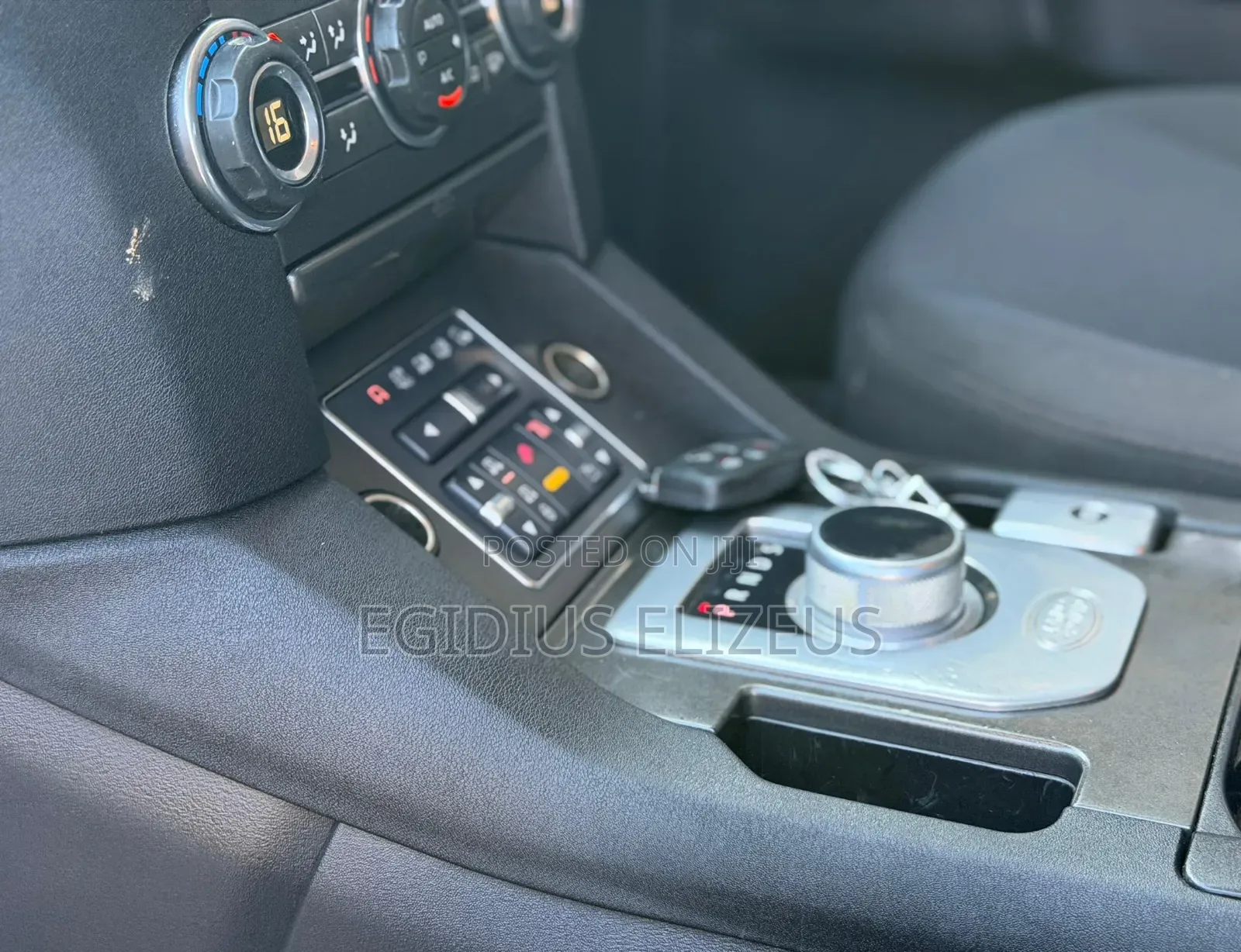 Land Rover Discovery 2012 Gray