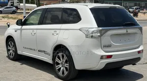 Mitsubishi Outlander 2014 White