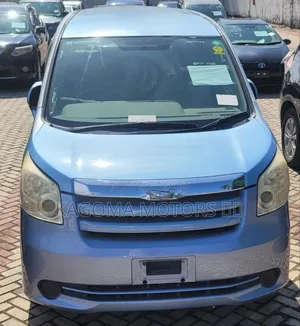Toyota Noah 2009 Blue