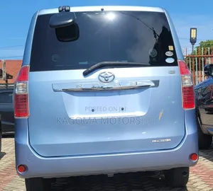 Toyota Noah 2009 Blue