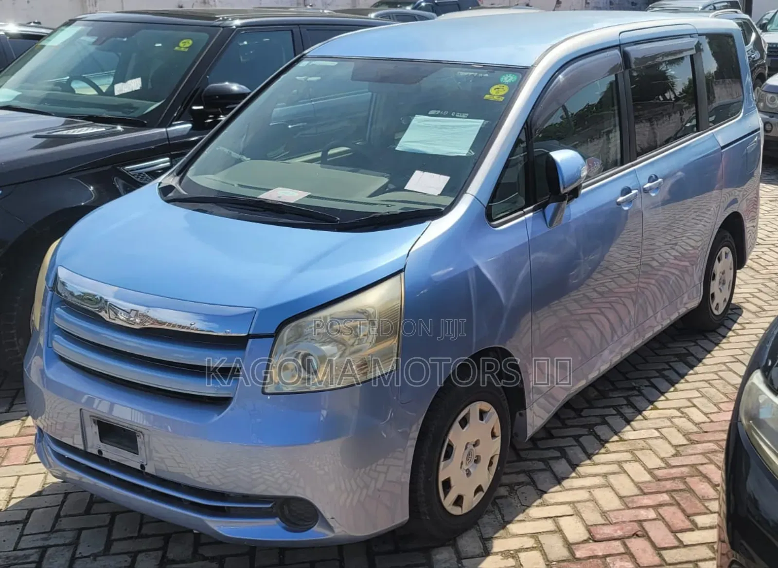 Toyota Noah 2009 Blue
