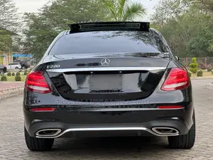 Mercedes-Benz E200 2018 Black