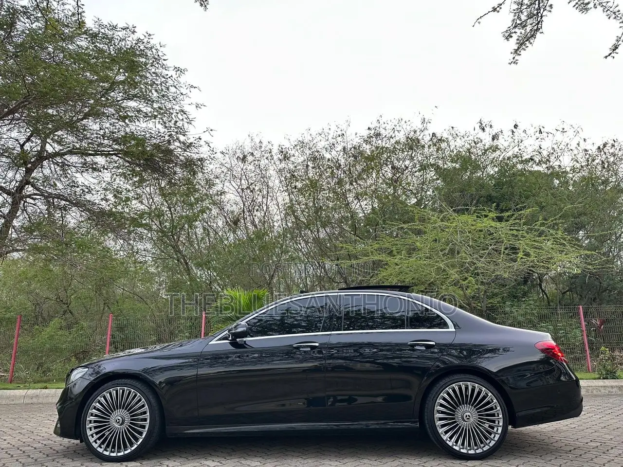 Mercedes-Benz E200 2018 Black